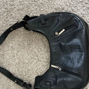 Handväska Cavalinho - Så fin handväska i läder från cavalinho 💕kan sänka priset vid snabb affär❤️ och kan mötas upp!