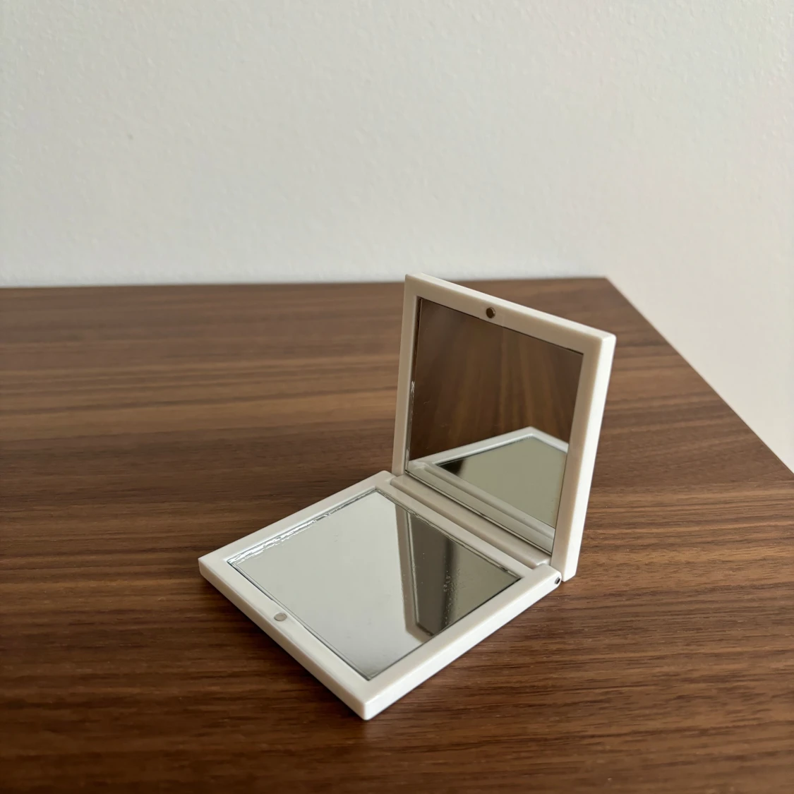 Pocket mirror från CAIA - 90