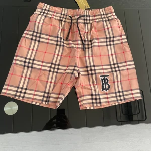 Burberry Shorts  - Helt nya, passar s/m 