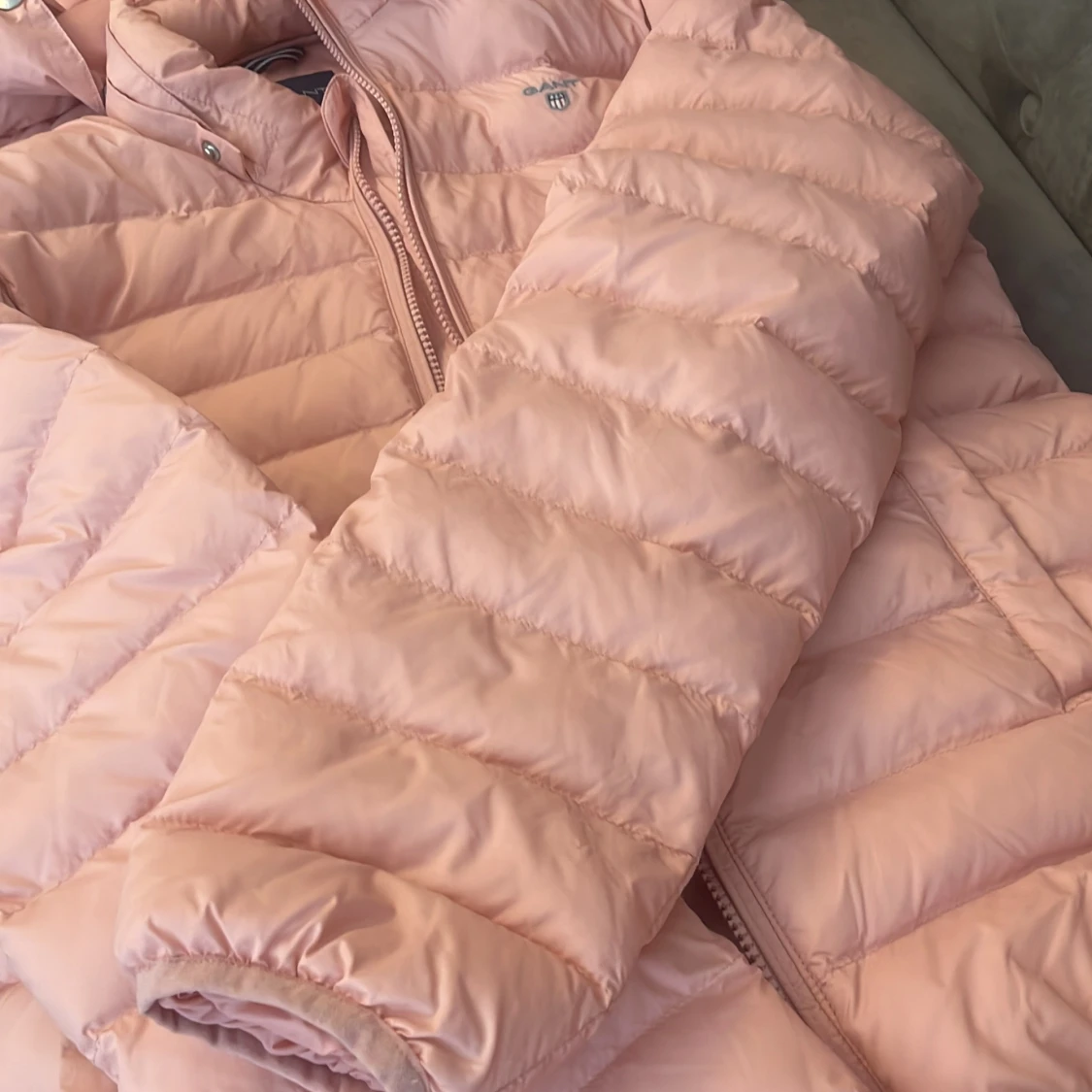 Rosa puffjacka från gant - 91