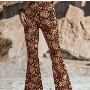Hippie byxor  - Snygga hippie byxor i sammet/velvet material i storlek S 😊☺️