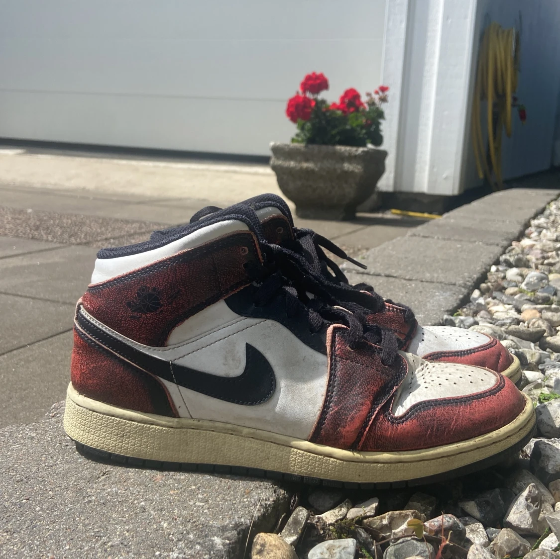 Säljer dessa jordans 1 från Nike pågrund utav att dessa inte kommer till användning. Har använt dessa ett par få gånger. (Storlek 40) - 90