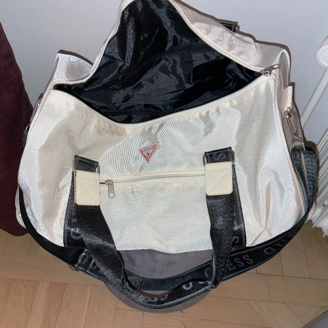 Röd och beige träningsväska - 90