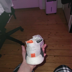 Nike nmd - Säljer mina gamla skor då jag inte använder dom köpta för 1200 skick 9/10 skick bara lite smuts