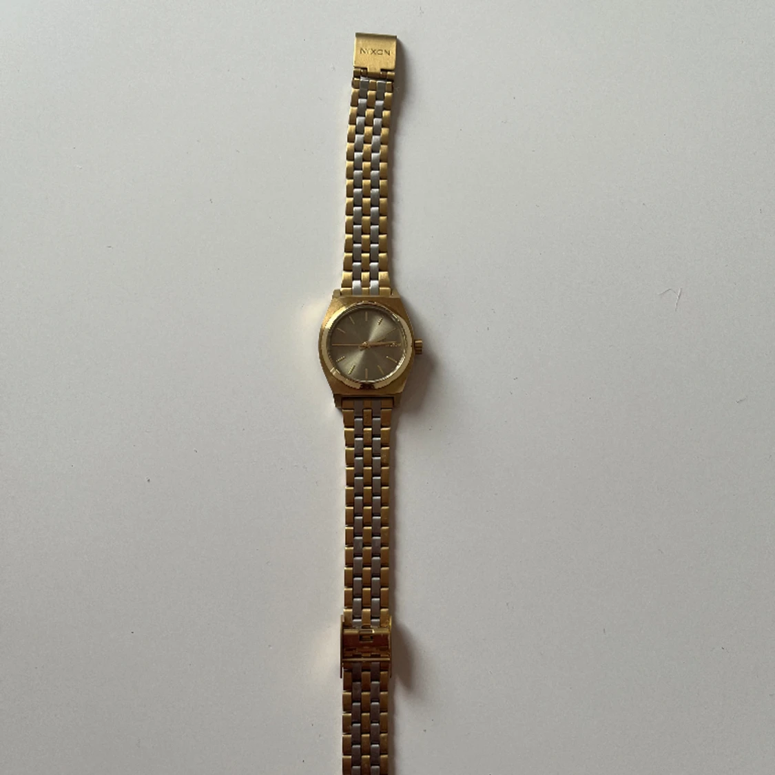 Mindre guldklocka vintage  - 90