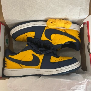 Nike Terminator - Säljer mina Nike Terminators då de inte kommer till användning. Köpt på Nike i oktober och bara används fåtal gånger sen dess.   Skick 9/10- endast creasing  Köparen står för frakt