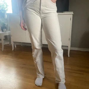 Gina Tricot jeans - Säljer dessa Gina trico jeansen då de inte kommer till användning längre. Skriv om du har några frågor💕