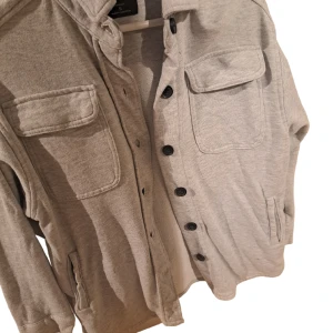 Shacket från New yorker skjortjacka storlek small  - Storlek small, använd fåtal gånger. Normallängd. 