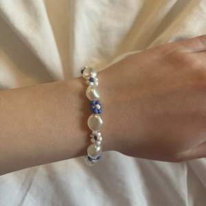 Blått Blom armband 💙   45kr plus frakt 🌊
