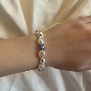 Blått Blom armband 💙   45kr plus frakt 🌊