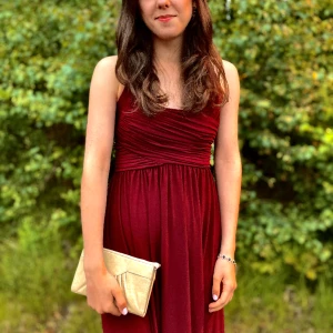 Vacker balklänning❣️ - Säljer min fina balklänning, använd en gång❤️från Chiara Forthi Milano