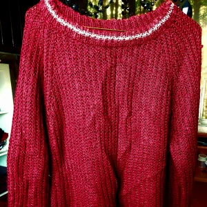 Hemstickad tröja - Retro Hemstickad fin tröja Något mörkare röd