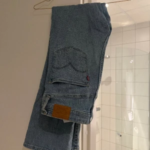 Bootcut jeans Levis - Storlek 28/30 