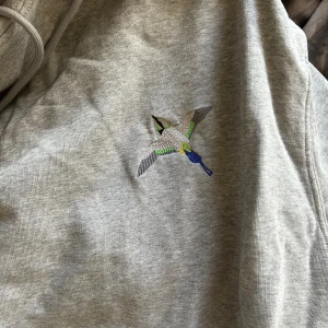 Arigato hoodie - Knappt använd hoodie för bra pris 