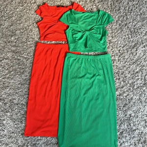 2 st suupersnygga oanvända set från Vero Moda! - 2 st suuupersnygga set från Vero Moda, aldrig använda! Toppen är i storleken XS och kjolen i S. Perfekta till sommaren och fest! Nypris (topp + kjol): 399kr/set (Alltså totalt: 798kr för båda seten) Säljer båda seten för 249kr för att bara bli av med dem🩷