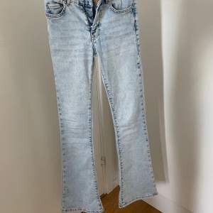 Säljer mina fina jeans från only🤍Mått: L31 (xs) Bra skick! 