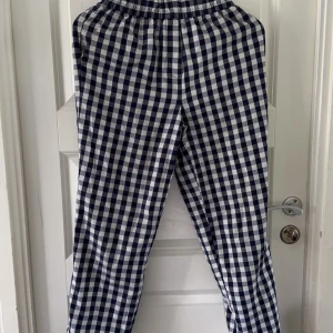 Rutiga byxor från primark - Byxor i bra skick ❤️ vid fler frågor och funderingar skriv privat ❤️