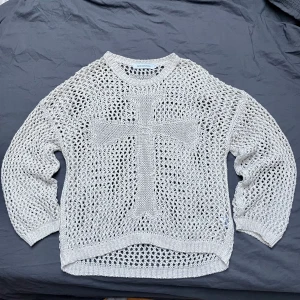 Racer Worldwide Beige Cross Net knitted sweater - Stickad beige/cremefärgad tröja från Racer Worldwide. Mycket fint skick!  Skriv för fler bilder/mått etc. Pris kan diskuteras.