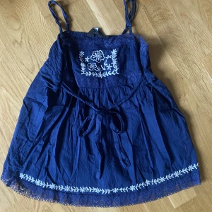 Sommartopp - Jättefin somrig topp, bara använd en gång