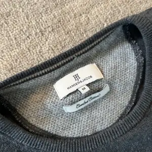 Säljer den här fina Hansen & Jacob tröjan i storlek S för 325kr! I bra skick och 100% bomull. Skriv om minsta funderingar!🔥☀️🏖️🏌️