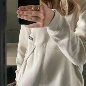 sail racing tröja - säljer min as snygga sail racing tröja!! lite nopprig💘storlek 170 men passar som S