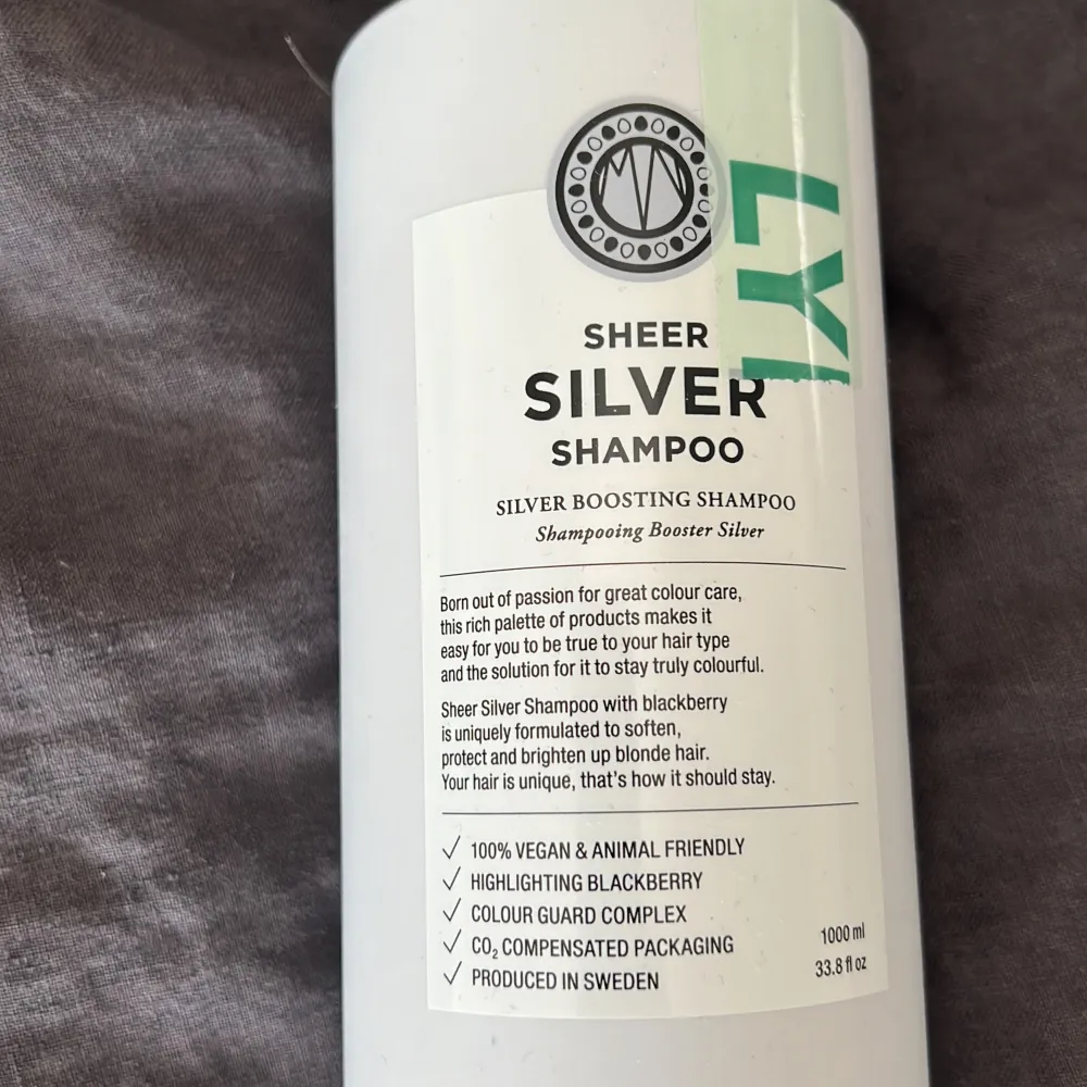 Säljer en helt nyöppnad oanvänd flaska silverschampoo. 1000ml. Nypris: 719 kr 🥰🥰🥰🥰. Övrigt.