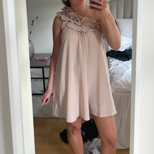 Sommarklänning  - Så fin klänning till sommaren 