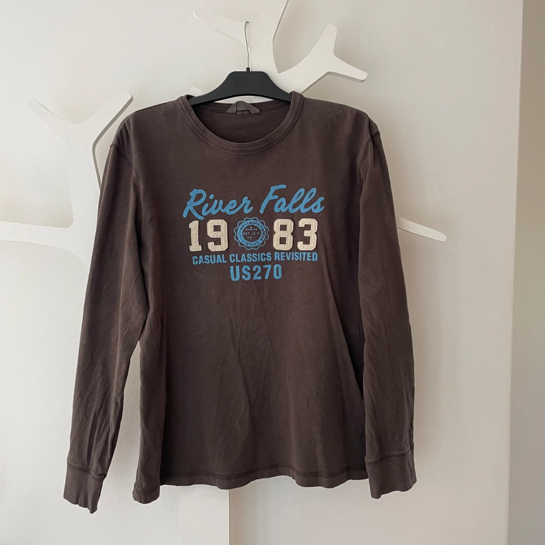 Långärmad brun tröja 