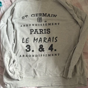 Tröja  - Tröja ifrån H&m tror jag  Köpt för kanske 3 år sedan Använt få gånger
