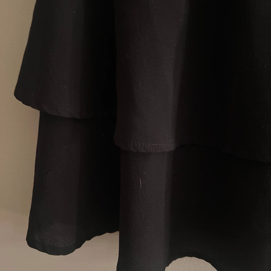 Kort kjol med volanger - 90