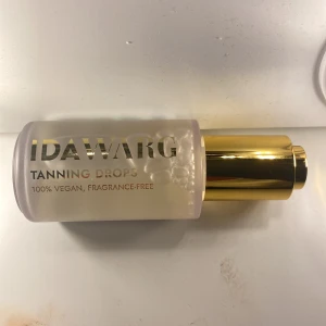Ida Warg tanning drops  - Jag köpte 2 av dessa men funkar inte för min hud. Denna är helt oöppnad och säljer billigt.
