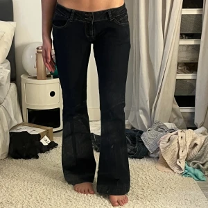 Lågmidjade bootcut jeans - Väldigt bra skick!