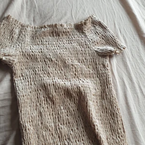 Töjbar glitter tröja - Använd några gånger, den är väldigt töjbar och fin!