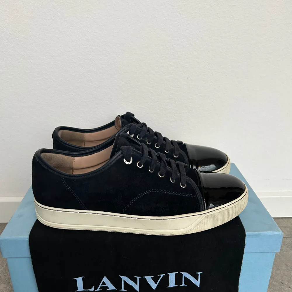 Lanvin skor i färgen mörkblå storlek 42 | Skick 8/10 | skriv vid minsta fundering 💭 . Skor.