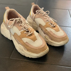 Chunky skor - Snygga chunky sneakers. Änvända