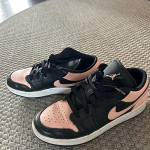 Sneakers  - Endast använda fåtal gånger!