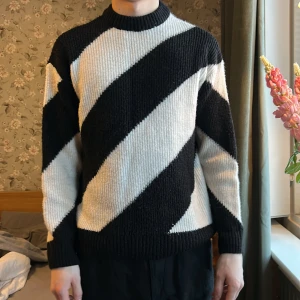 Tröja - Stickad oversized tröja i strl S 