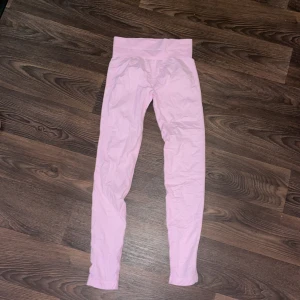 Träningstights  - Helt nya och endast testade! Från stadium och märket soc!