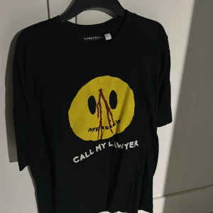 Call my lawyer t-shirt - Call my lawyer tshirt i oversized storlek från hypstein med en liten defekt bara som knappt syns 