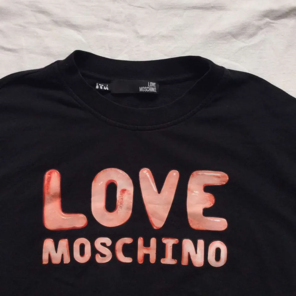 Love moschino sweatshirt . Hoodies.