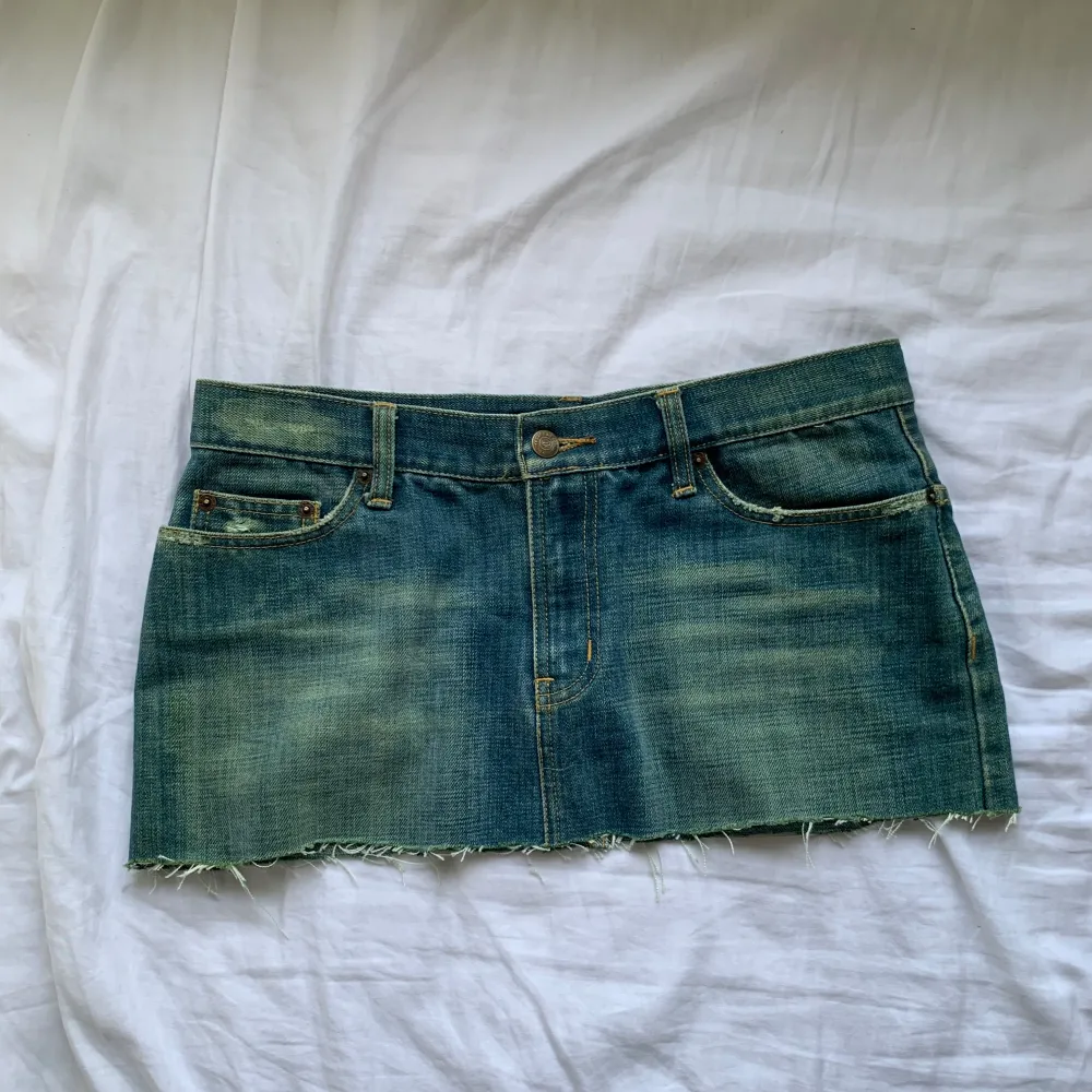 Snygg  mini jeans kjol från crocker💗 inga defekter 💕 . Kjolar.