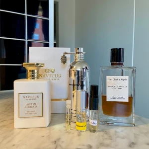Parfym splittar  - •navitus lost in a dream 2ml50kr 3ml70kr 5ml120kr 10ml22 kr •Montale Chocolate greedy + van cleef&arpels Orchidee vanille 2ml40kr 3ml60kr 5ml100kr 10ml200kr. Jo Malone ginger biscuit 4,5ml60kr. Giardini di Toscana blu indaco 1,7ml40kr. Swish går bra.