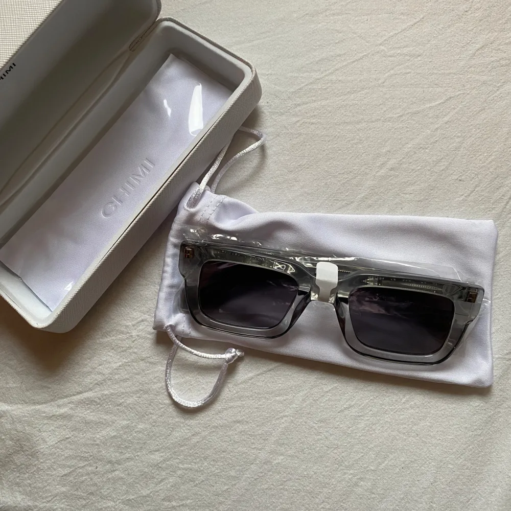 Ett par sprillans nya chimi solglasögon jag tyvärr inte passar i. Pris kan diskuteras och jag som säljare står för frakten. 💕. Accessoarer.