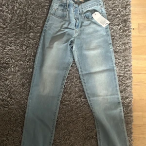 Levis jens - Sköljer dessa levis Jens som endast är testade med alla lappar kvar. Köpte för 1249kr