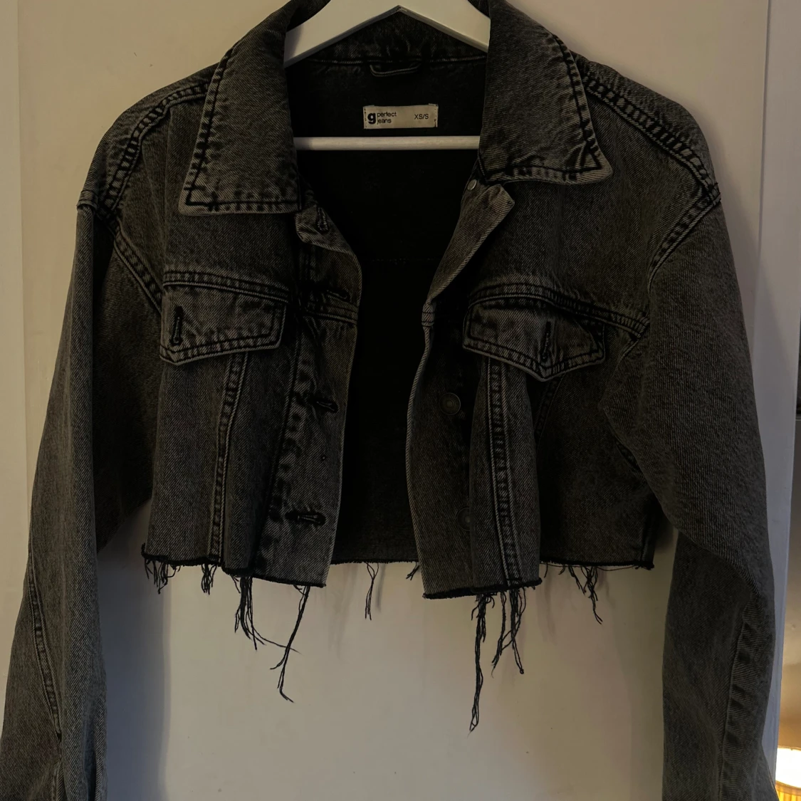 Kort grå jeansjacka  - 90