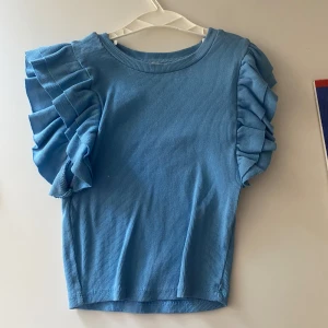 Zara volang topp - Fin volangblus från zara (dm för mer frågor)💞