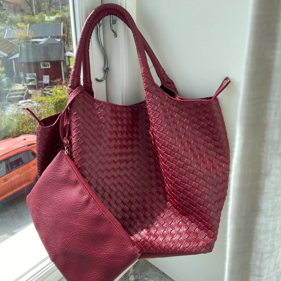 Snyggaste vinröda väskan  - 91