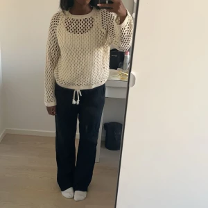 Tröja🤩 - Säljer denna snygga stickade tröja som köptes i somras men endast testad😍 kom privat för frågor🥰🥰 (PRIS KAN DISKUTERAS)