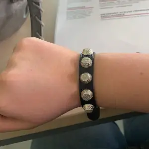 Balenciaga liknande armband 
