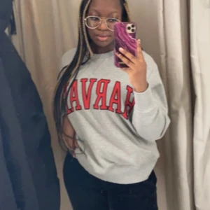 Harvard tröja från zara - Från zara